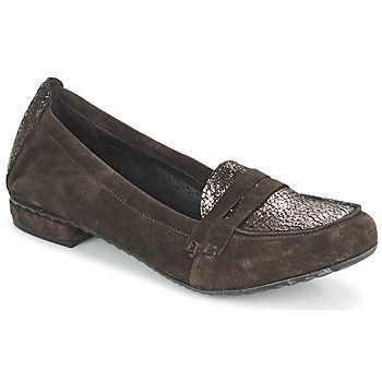 REMAVO  women's Loafers / Casual Shoes in Brown