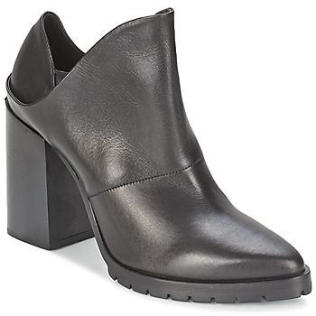 TAKLO  women's Low Ankle Boots in Black