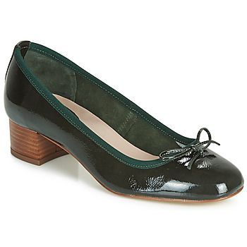 POEME  women's Court Shoes in Green. Sizes available:5
