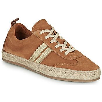 PIA  women's Espadrilles / Casual Shoes in Brown