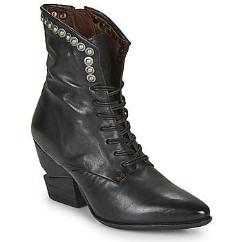 TINGET LACE  women's Low Ankle Boots in Black