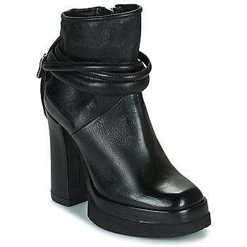 VIVENT  women's Low Ankle Boots in Black