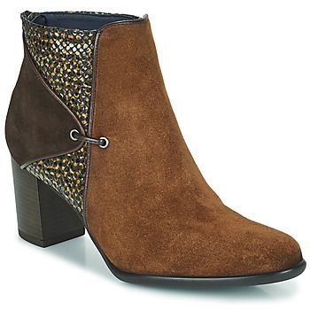 KING  women's Low Ankle Boots in Brown