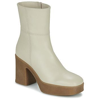 Pocca  women's Low Ankle Boots in White