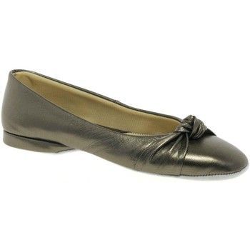 Knot Leather Slipper  women's Shoes (Pumps / Ballerinas) in Silver. Sizes available:3,4,5,6,7