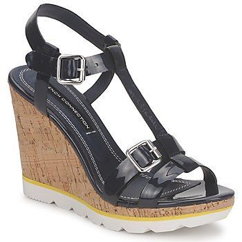 Presto  women's Sandals in Black. Sizes available:3