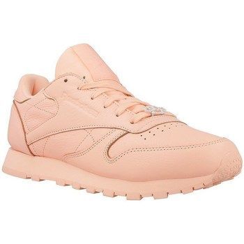 Classic Leather L  women's Shoes (Trainers) in Pink