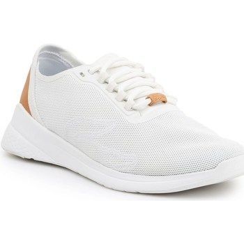 LT Fit  women's Shoes (Trainers) in White