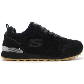 OG 85 Suede Eaze  women's Shoes (Trainers) in Black