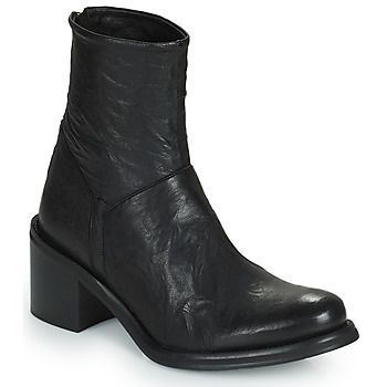FELIX  women's Low Ankle Boots in Black