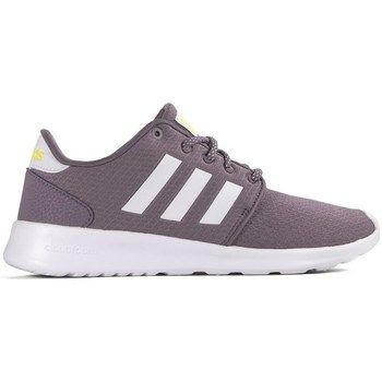 QT Racer  women's Shoes (Trainers) in Grey