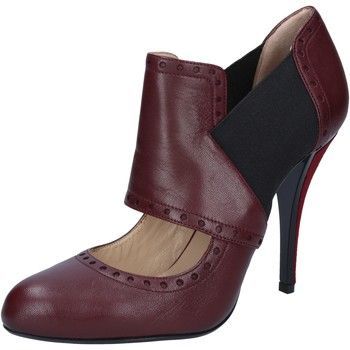 BY795  women's Low Ankle Boots in Bordeaux