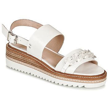 ESPERANZA  women's Sandals in White. Sizes available:3.5,6.5,7.5