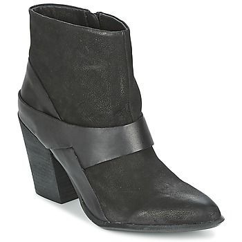 KYNA  women's Low Ankle Boots in Black. Sizes available:6.5,7.5