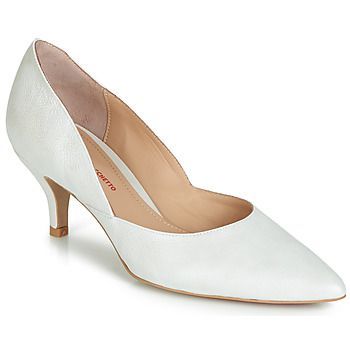 MOLI  women's Court Shoes in White. Sizes available:4,5.5,6.5,4.5