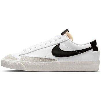 Blazer Low 77  women's Shoes (Trainers) in White