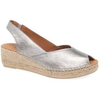 Bernia Womens Wedge Heel Espadrilles Sandals  women's Espadrilles / Casual Shoes in Silver. Sizes available:7
