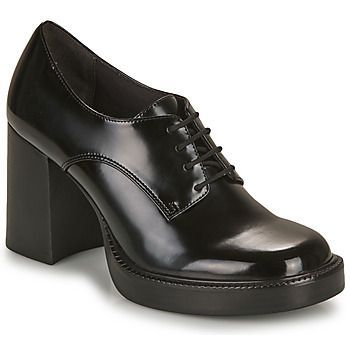 23390-001  women's Casual Shoes in Black