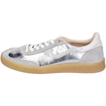 BC788 3AS420-CRV4  women's Trainers in Silver