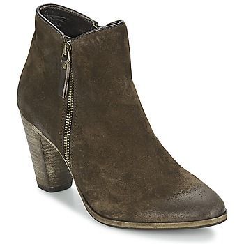 SNYDER  women's Low Boots in Brown. Sizes available:6.5