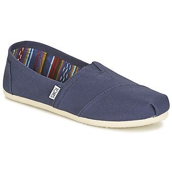 CLASSICS  women's Slip-ons (Shoes) in Blue. Sizes available:3,4,6,7,8