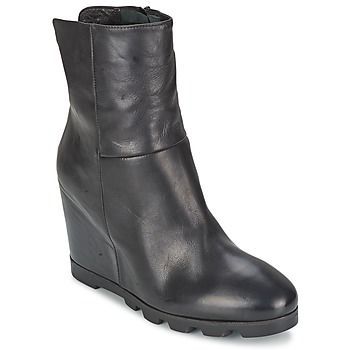 IGLOO  women's Low Ankle Boots in Black