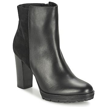 CLAQUANTE  women's Low Ankle Boots in Black