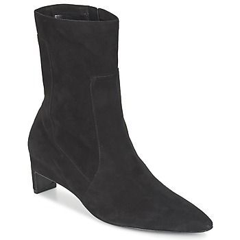 ADMIR  women's Low Ankle Boots in Black