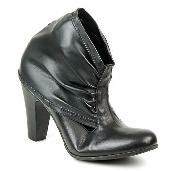 CAJAMAR  women's Low Ankle Boots in Black