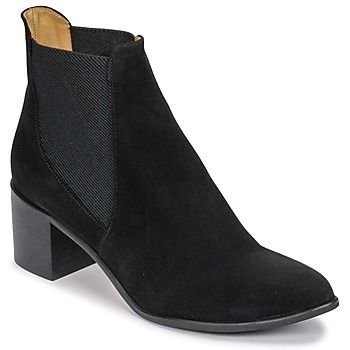 GUNNAR  women's Low Ankle Boots in Black