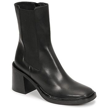 DANUBE  women's Low Ankle Boots in Black
