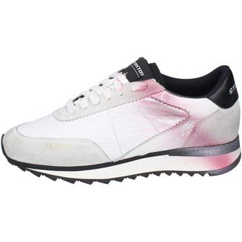 EY894  women's Trainers in White