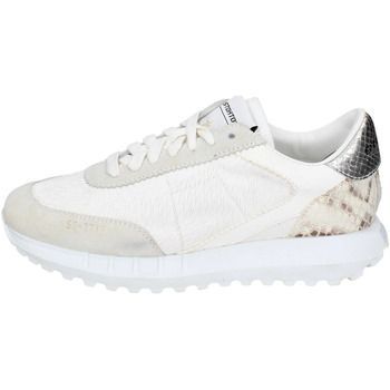 EY903  women's Trainers in White