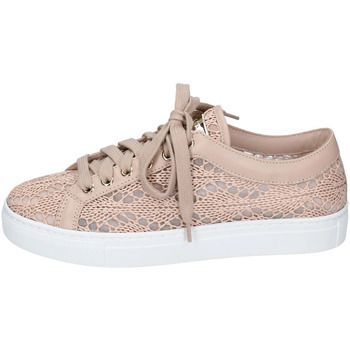 EY922  women's Trainers in Beige