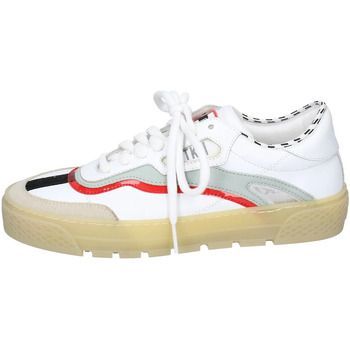 EY959  women's Trainers in White