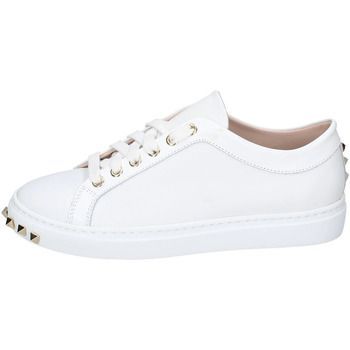 EY970  women's Trainers in White