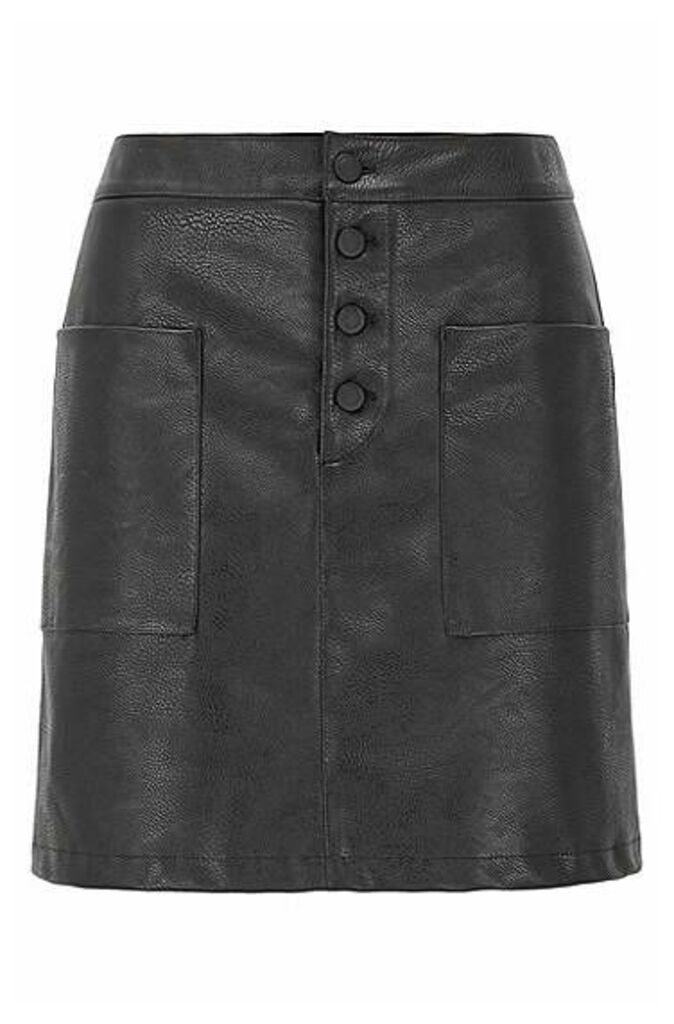 A-line skirt in faux leather with patch pockets