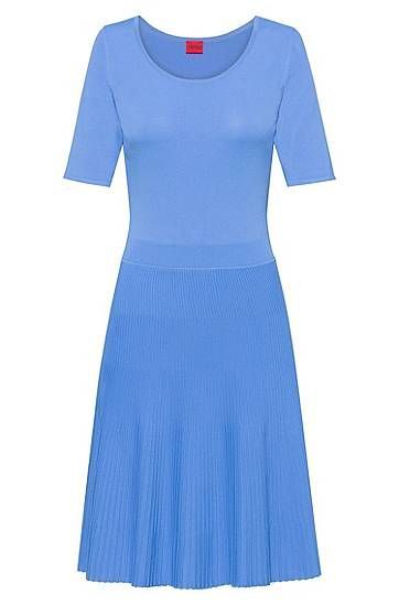 Knitted fit-and-flare dress with plissé skirt