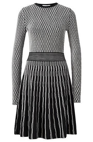 Slim-fit knitted dress with mixed structures