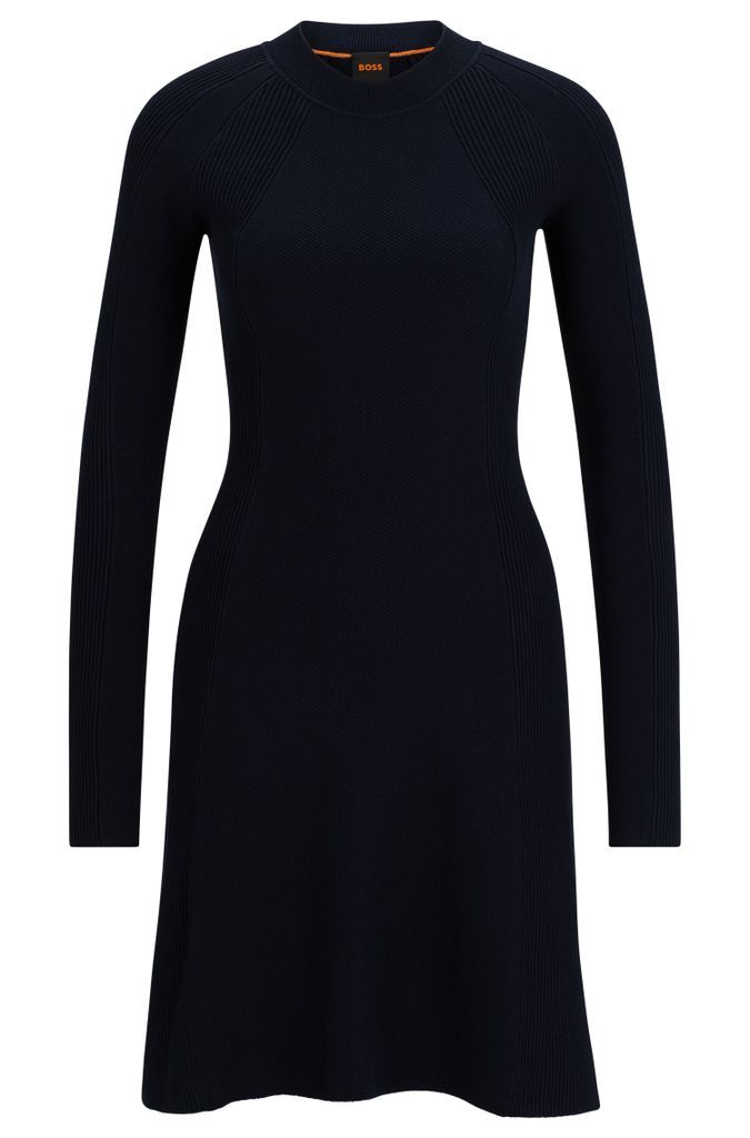 Slim-fit long-sleeved dress with mixed structures