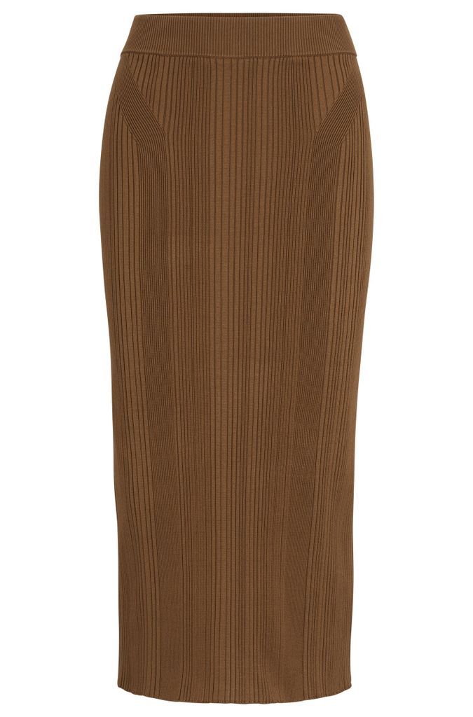 Knitted pencil skirt with ribbed structure