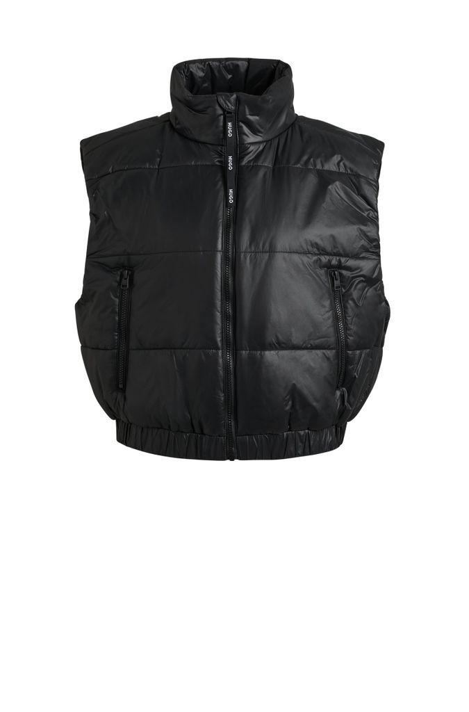 Water-repellent cropped gilet in recycled material
