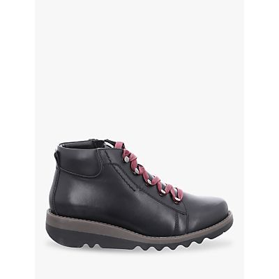 Lina 9 Leather Ankle Boots