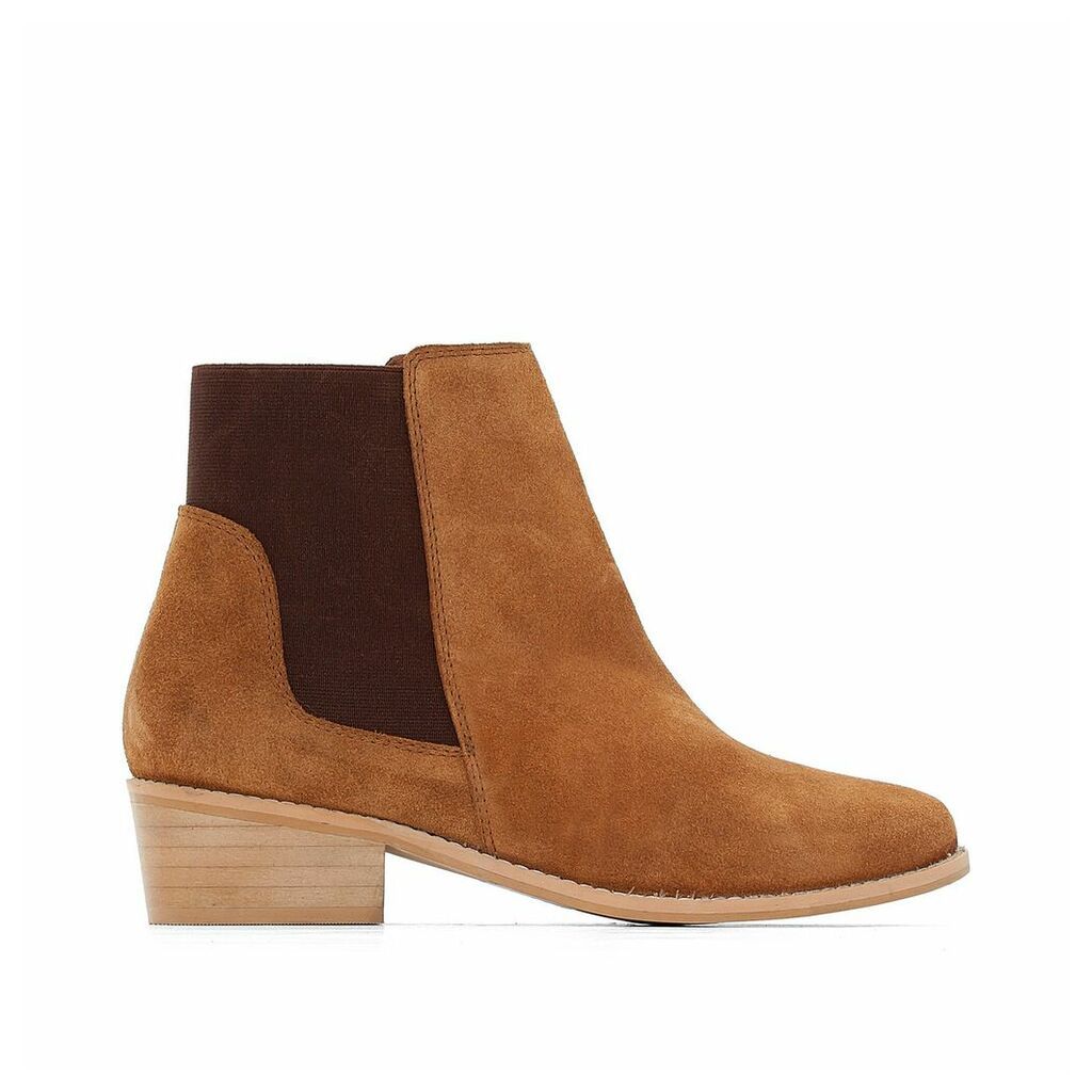 Wide-Fit Suede Boots with Elastic Panels