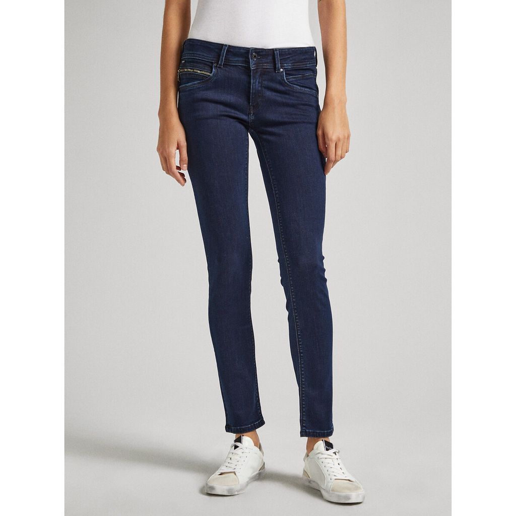 Slim Fit Jeans in Low Rise