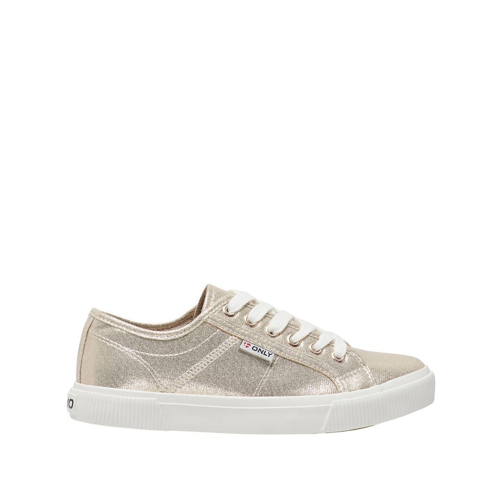 Nicola Low Top Trainers in Canvas