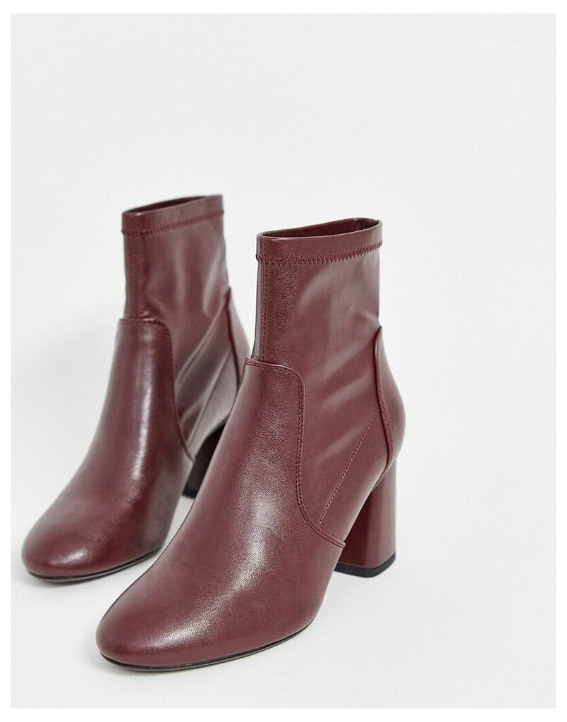 faux leather heeled boot in burgundy-Red