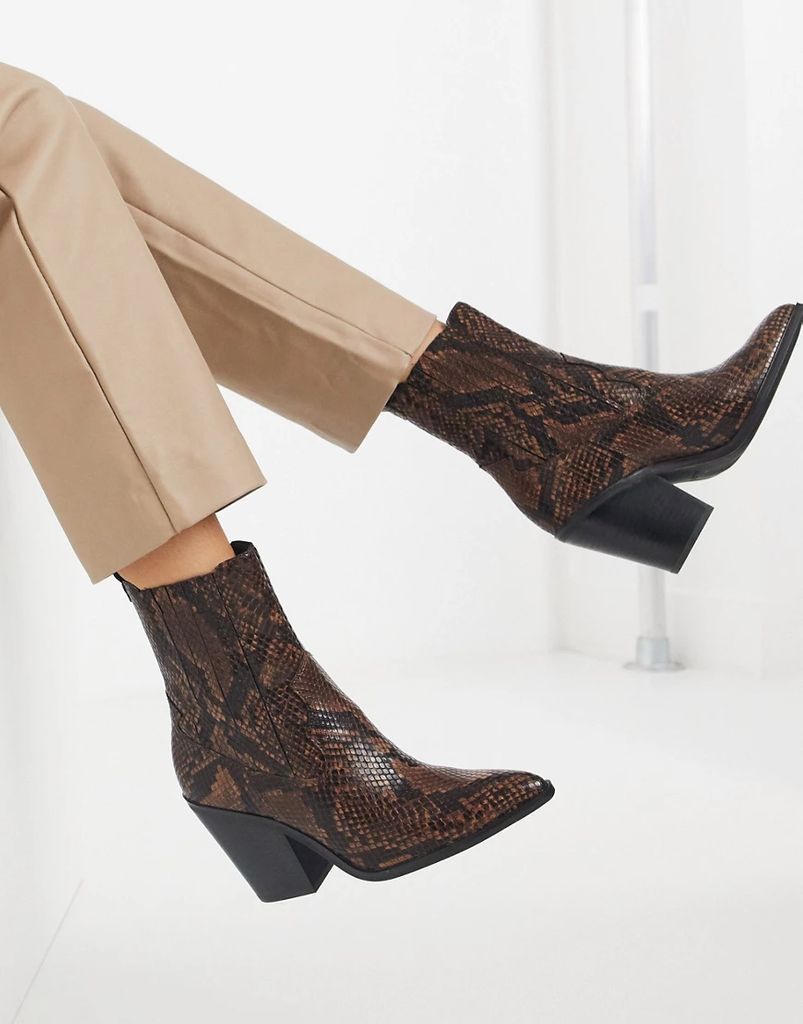 western ankle boots in choc-Brown