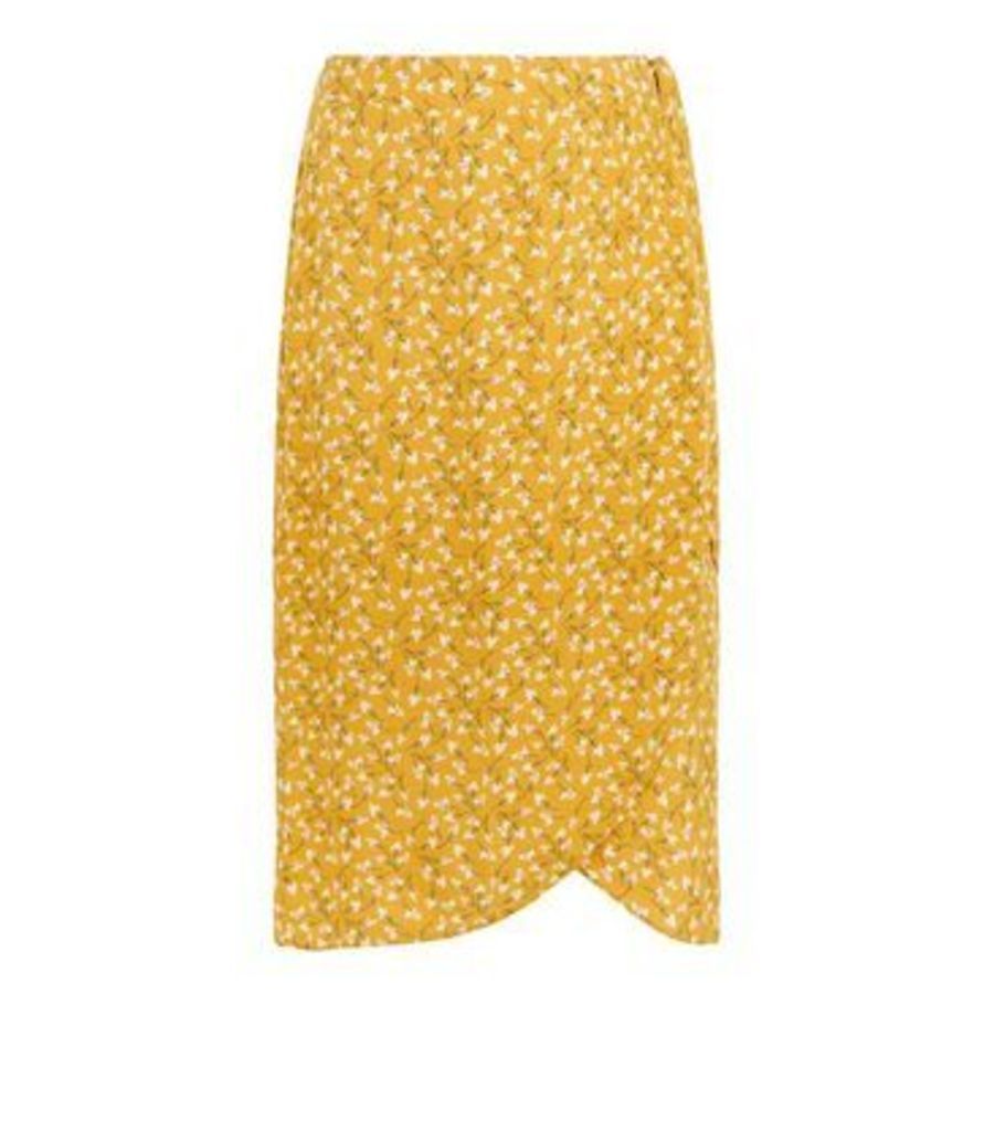 Curves Mustard Ditsy Floral Wrap Midi Skirt New Look
