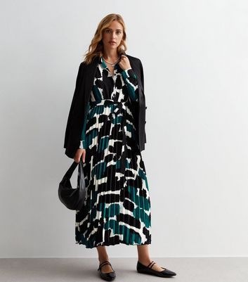 Green Abstract Belted Pleated Midaxi Dress New Look